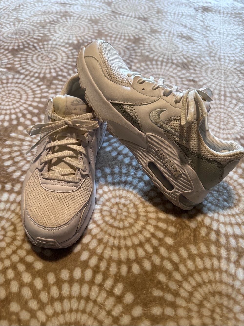 Nike Women’s White/Grey Air Max Low-Top Sneakers